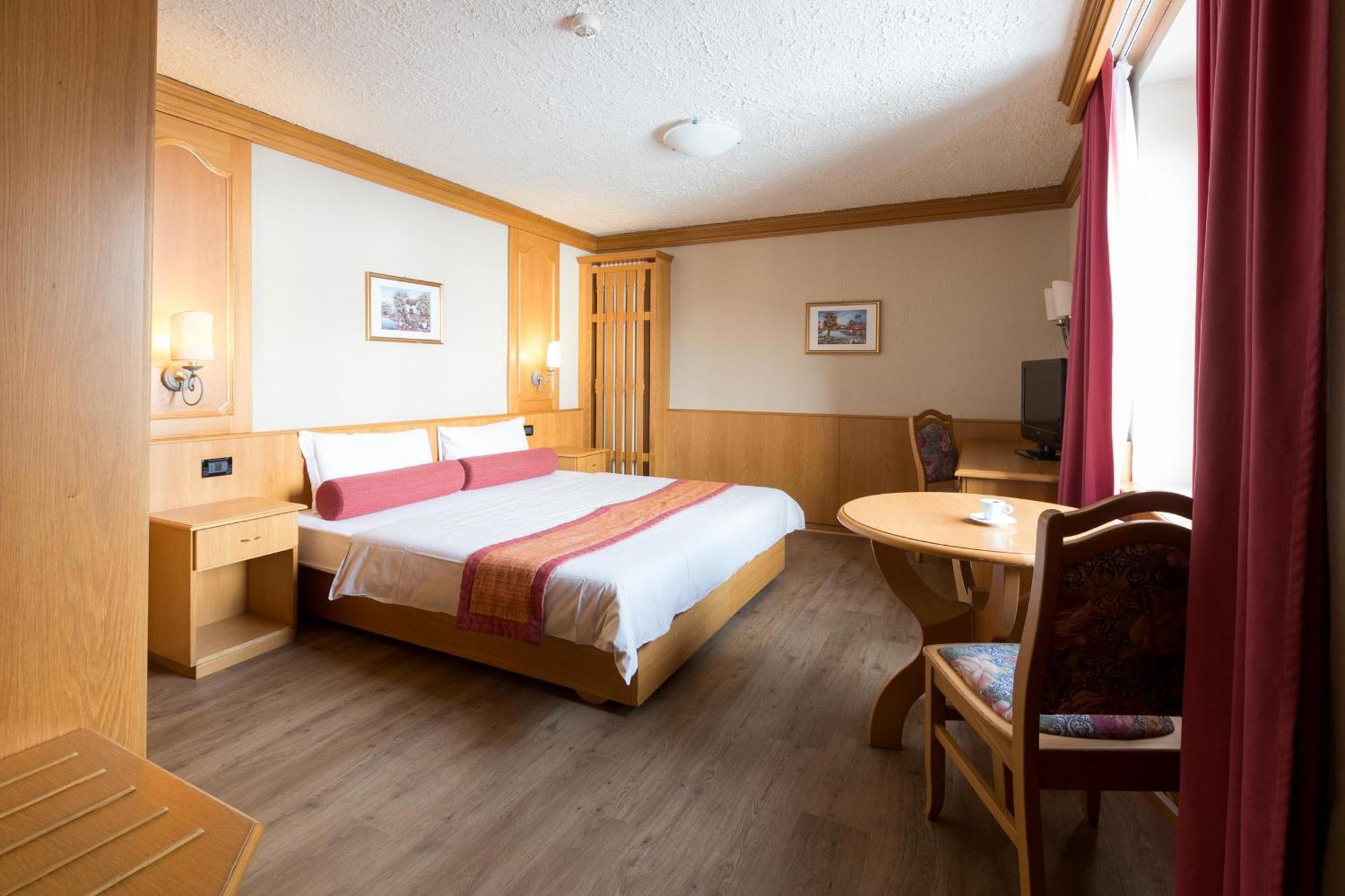 Hotel Intermonti Livigno Bagian luar foto