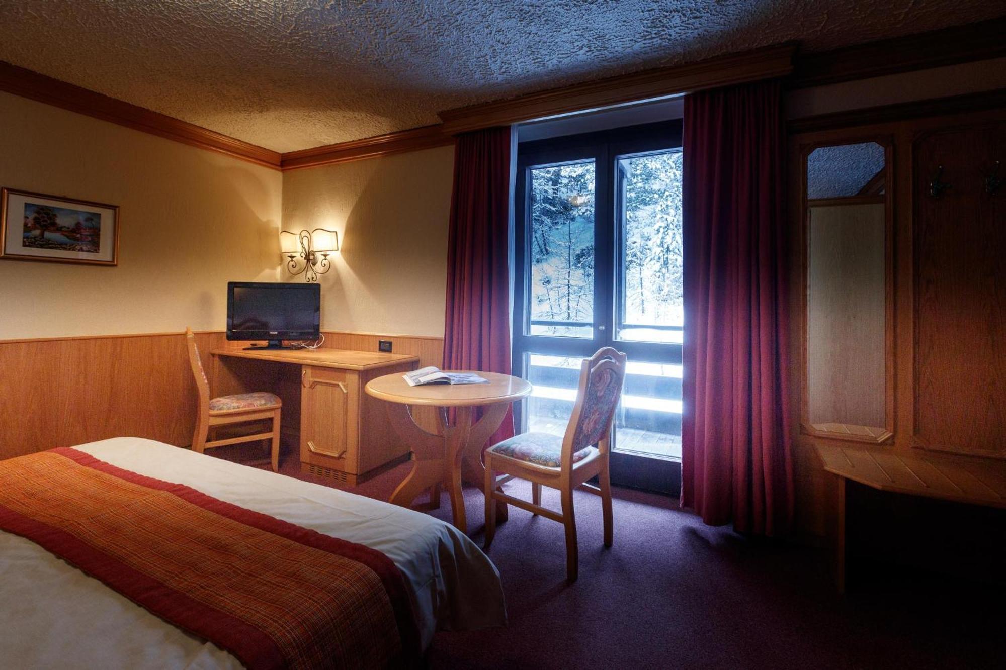Hotel Intermonti Livigno Bagian luar foto