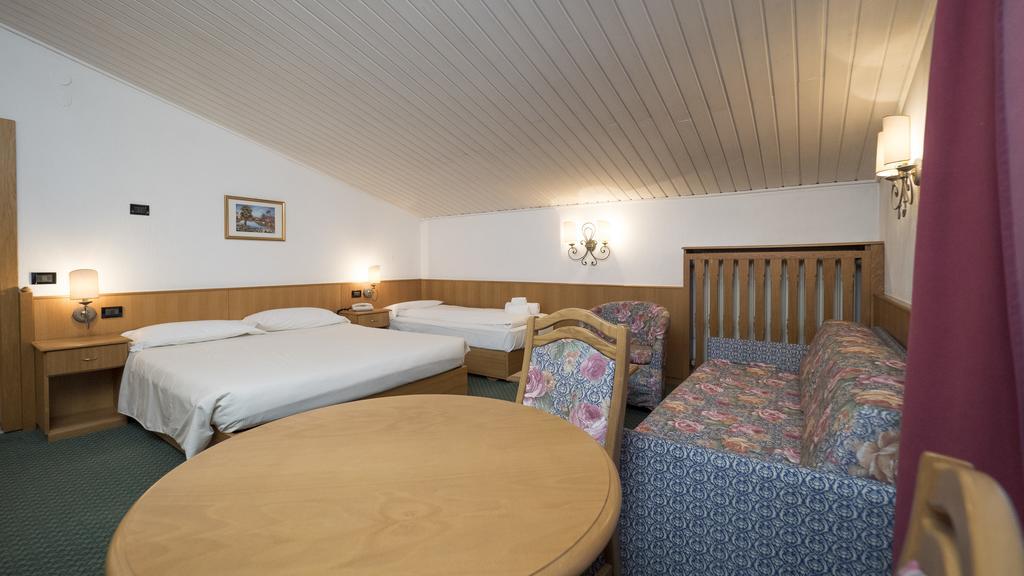 Hotel Intermonti Livigno Bagian luar foto