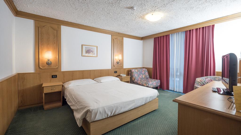Hotel Intermonti Livigno Bagian luar foto